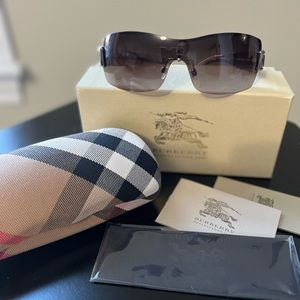 Burberry Sunglasses - Multicolor-Style BE 3043